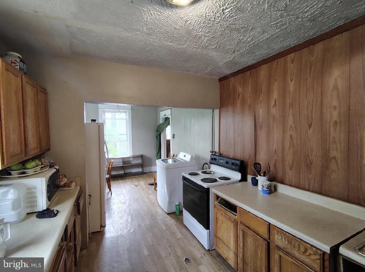 1021 Fairmount photo 9