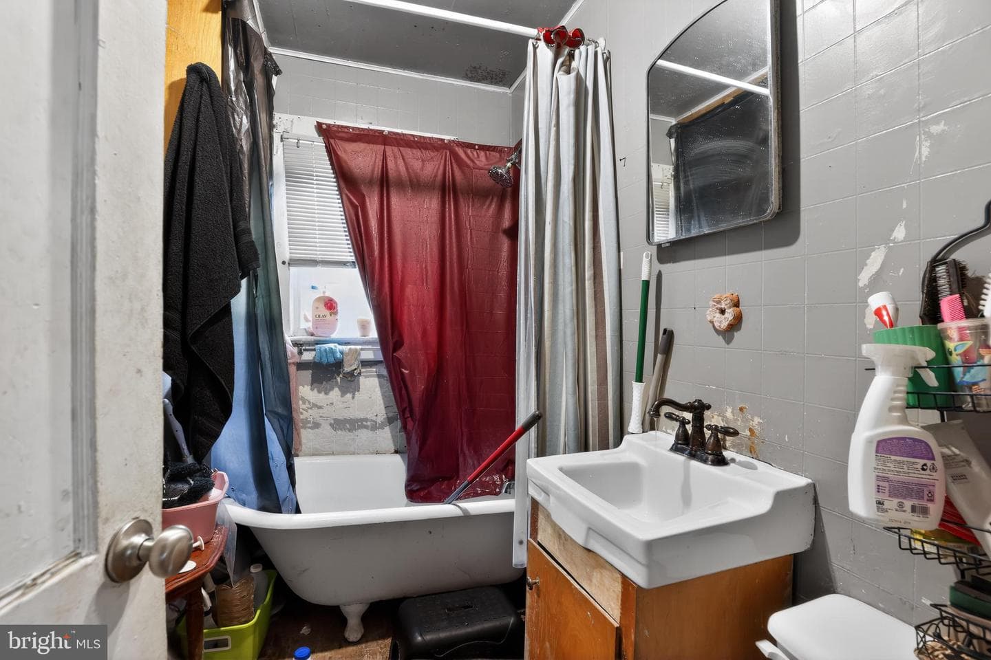 187 Court Dr photo 8