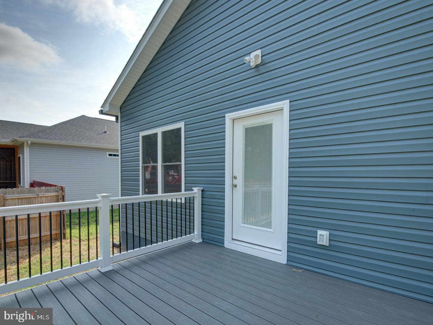 135 Locust Avenue photo 83