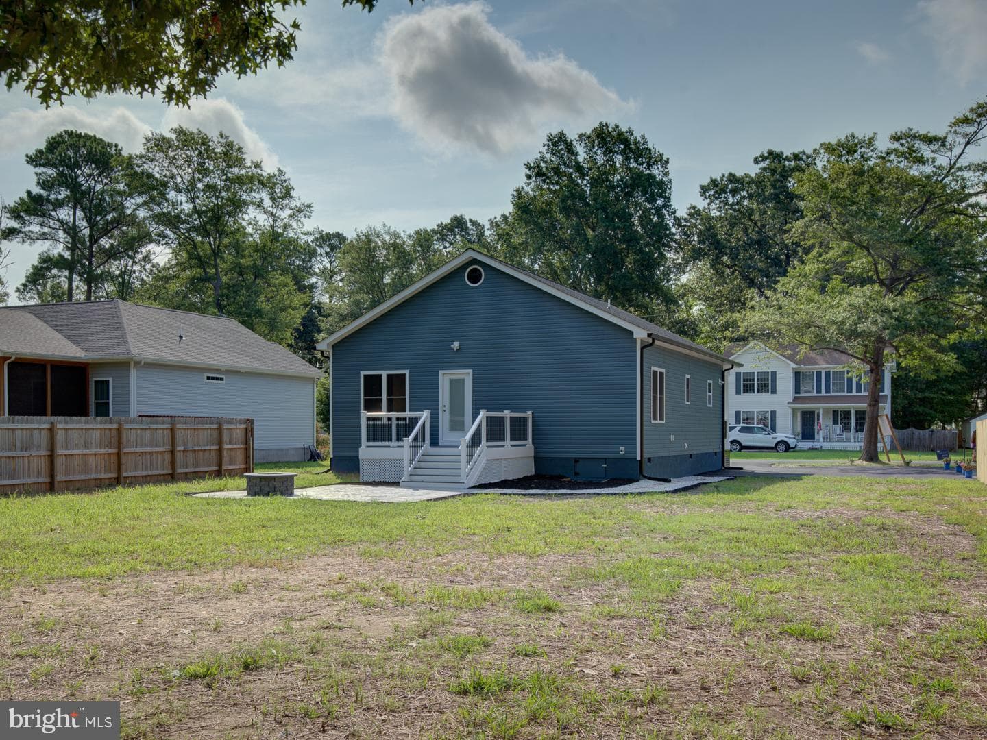 135 Locust Avenue photo 86