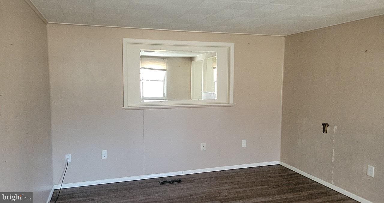 583 Holly Way photo 4