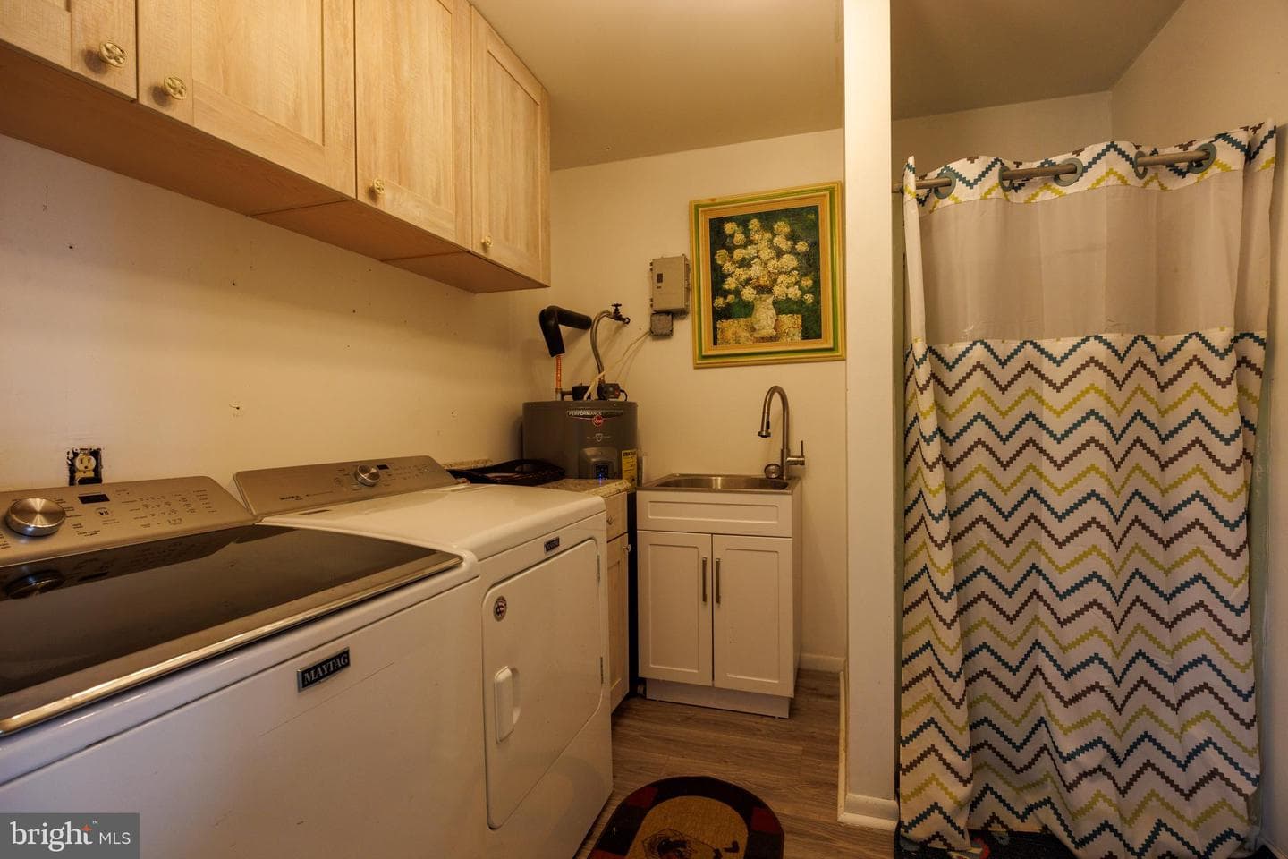 1519 Irving Avenue photo 14