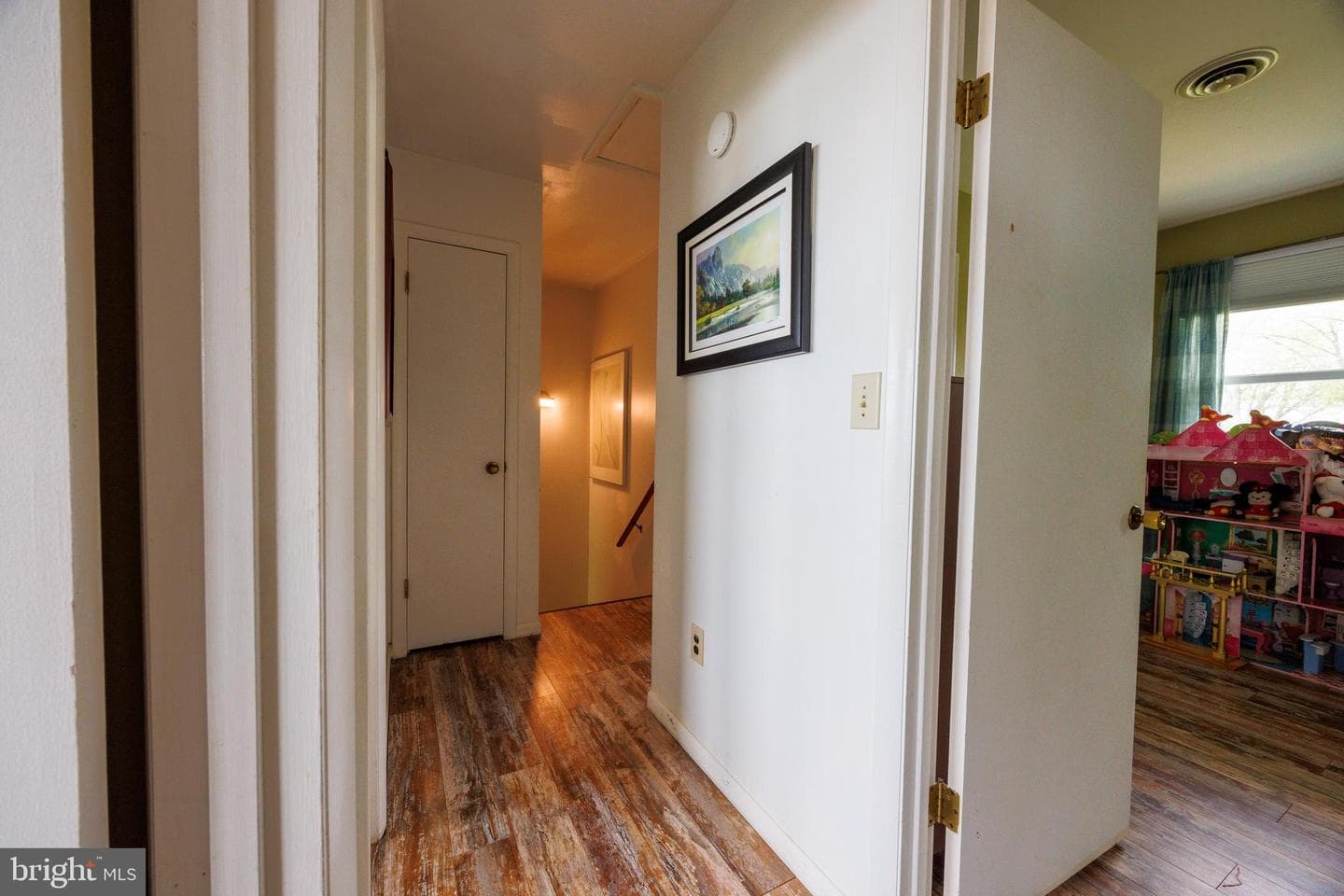 1519 Irving Avenue photo 32