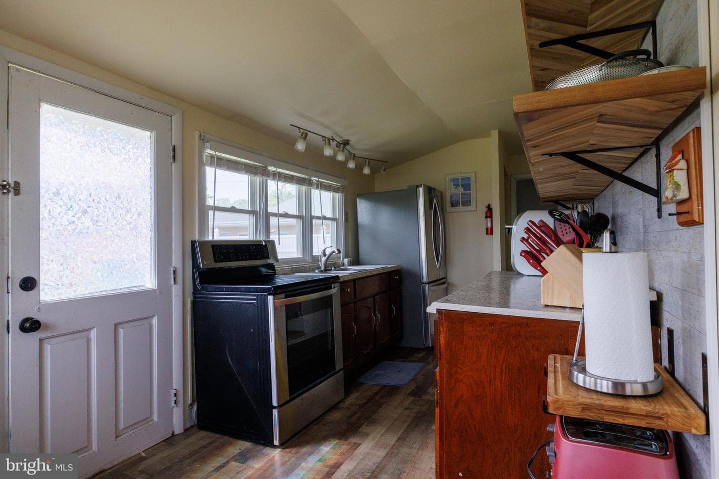 1519 Irving Avenue photo 47