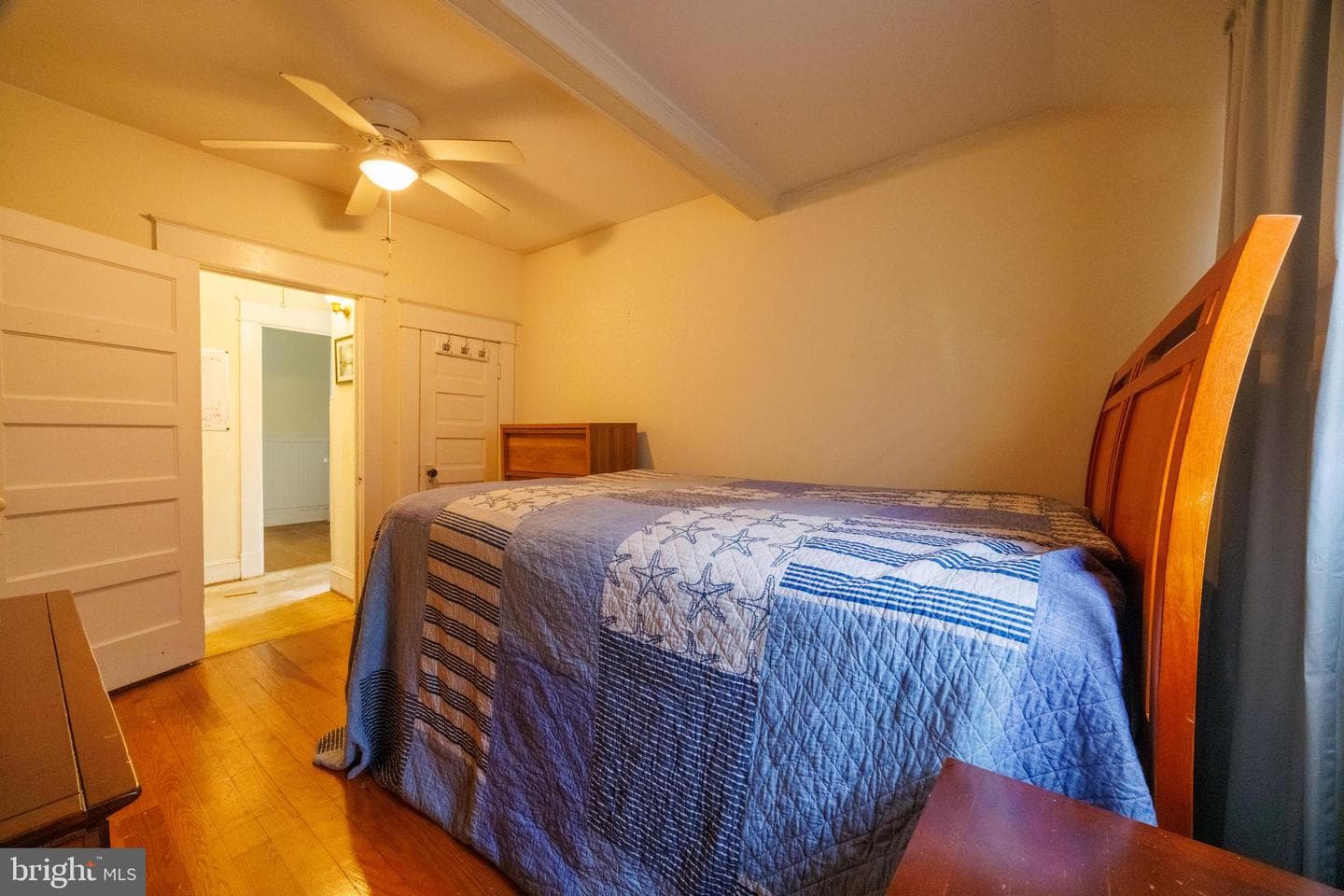 1519 Irving Avenue photo 57