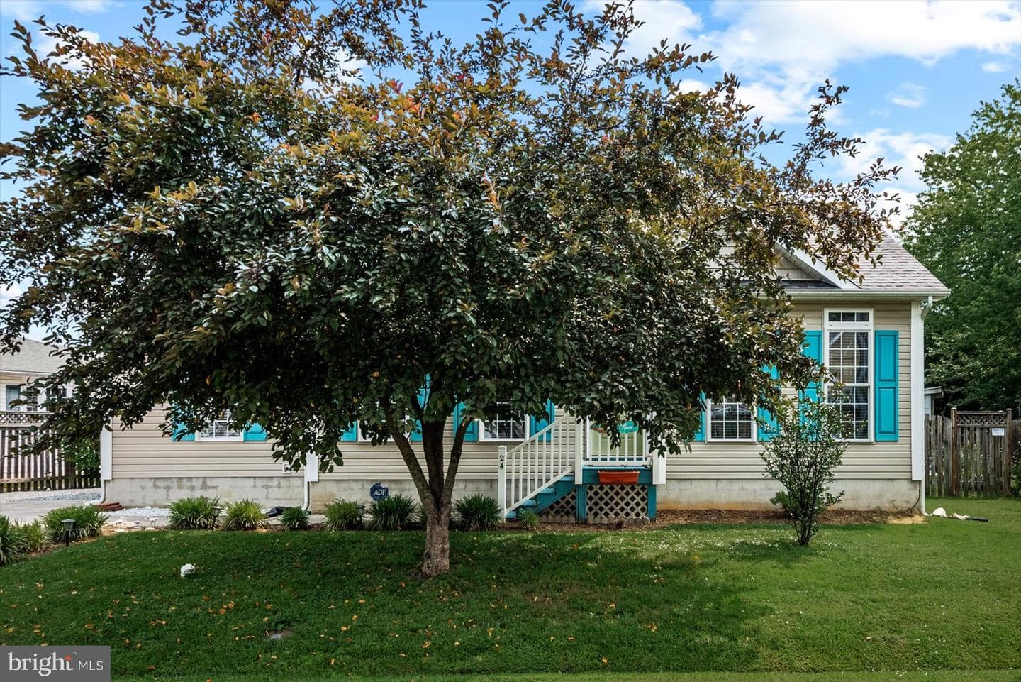 24 Bancroft Ave. photo 3