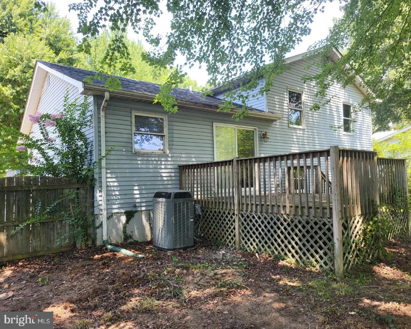 240 Cedar Avenue photo 4