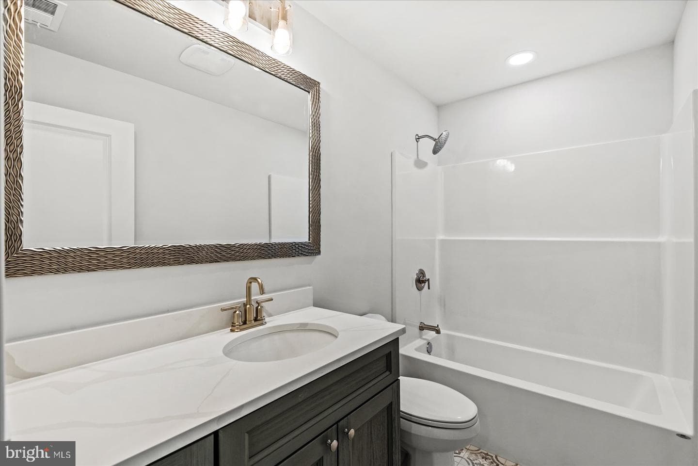 207 Lincoln photo 36