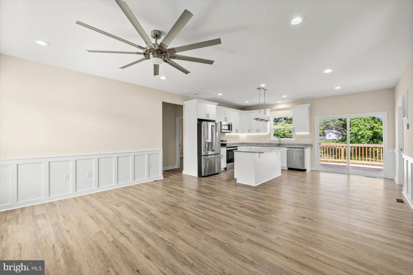 1419 S. Glebe Road photo 3