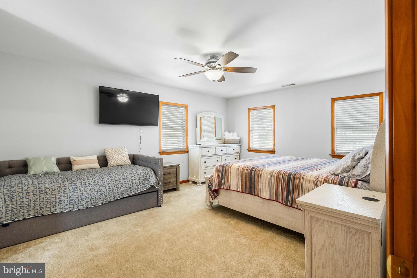 994 N Glebe Road photo 36