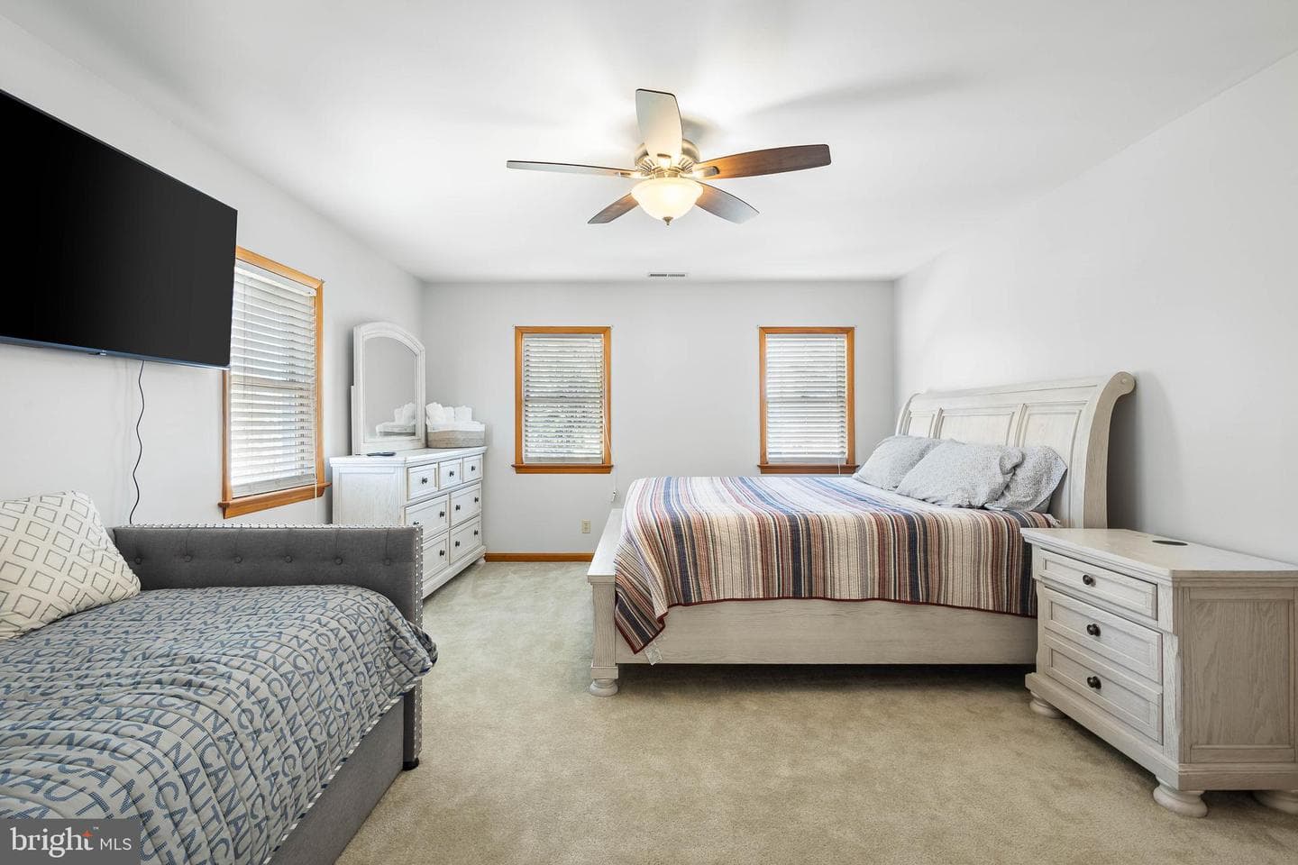 994 N Glebe Road photo 37