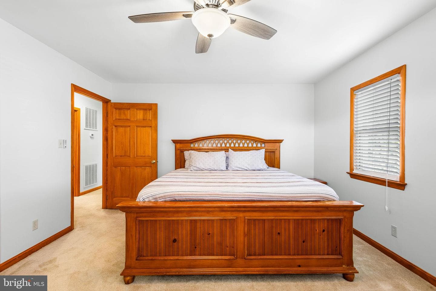 994 N Glebe Road photo 40