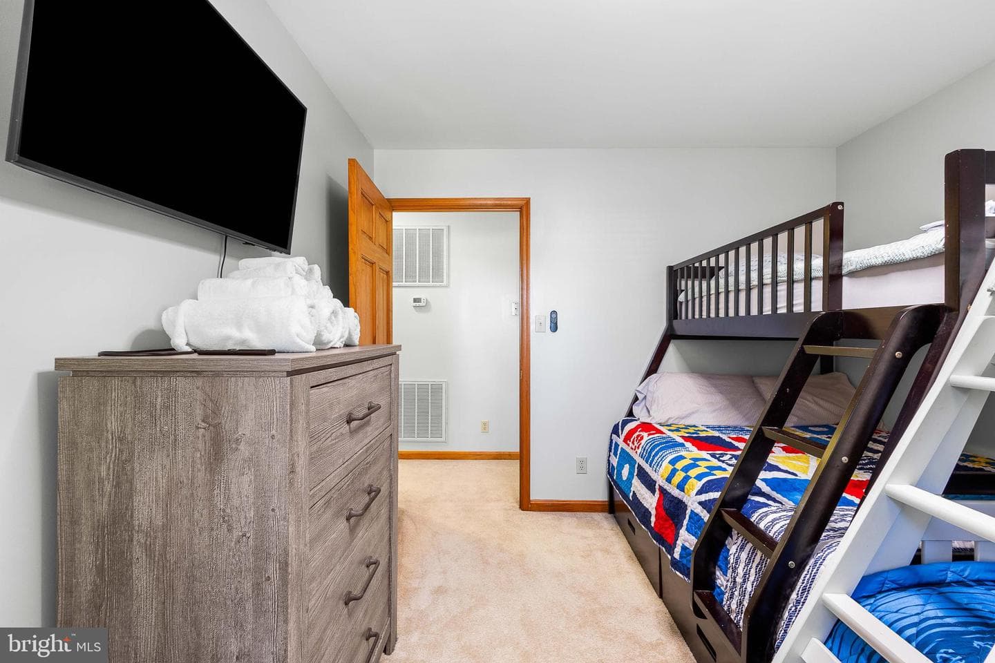 994 N Glebe Road photo 41