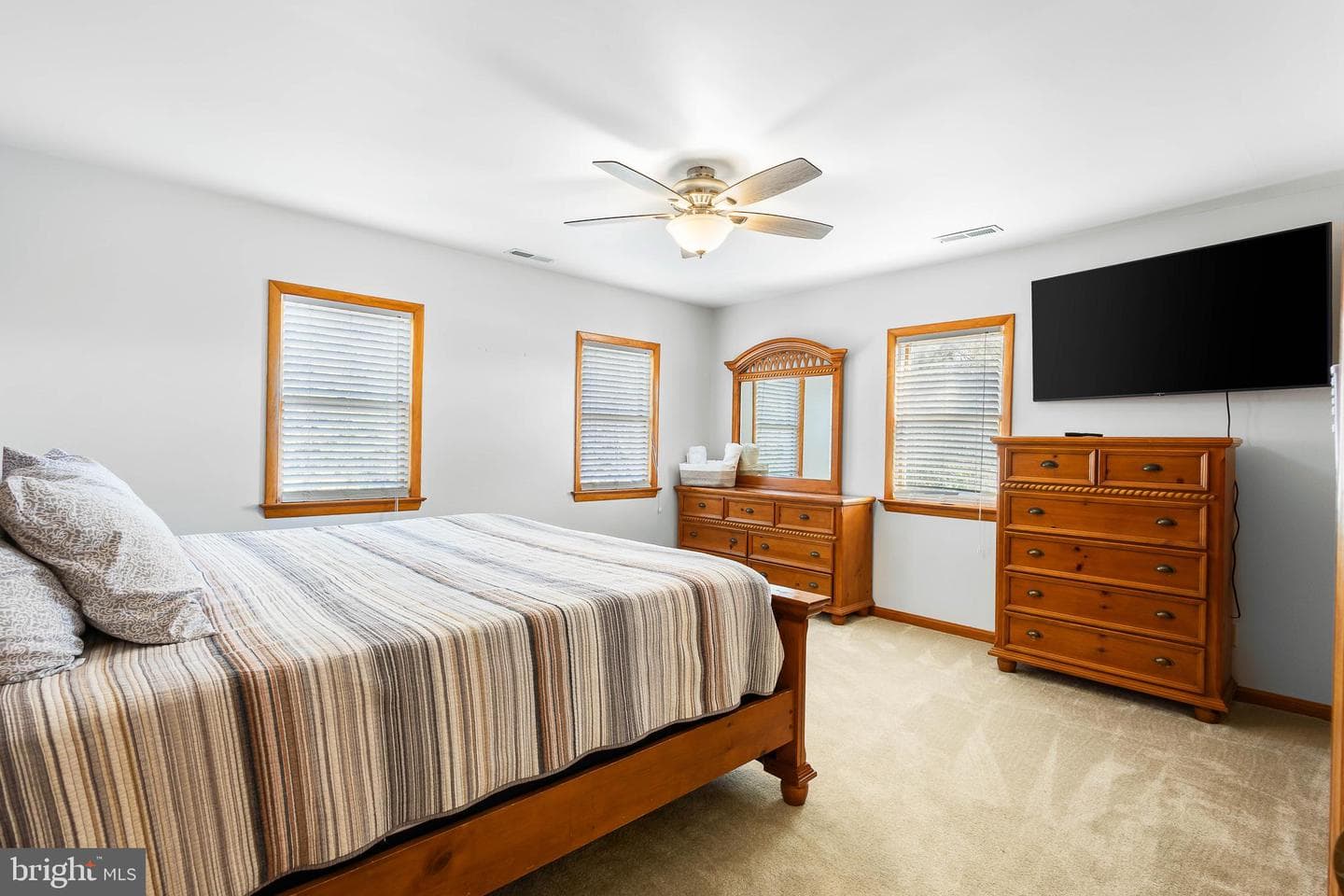 994 N Glebe Road photo 44
