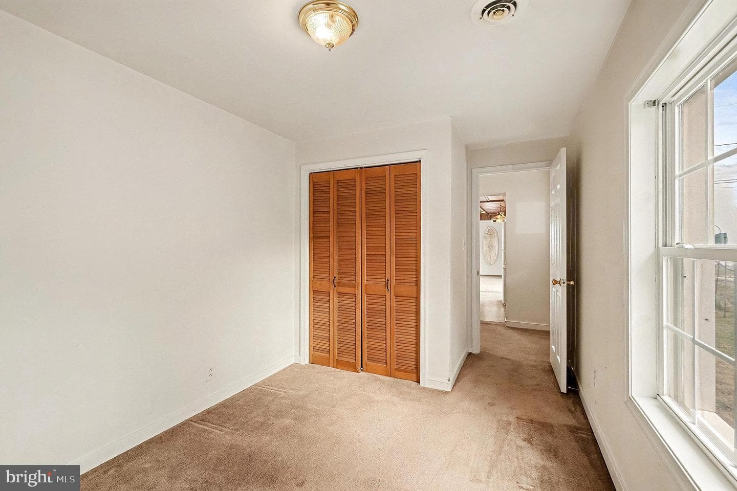 1117 Irving Avenue photo 17