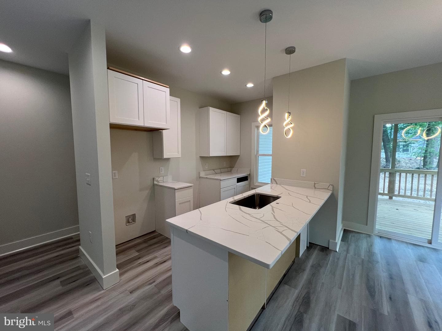 175 Rose Way photo 11