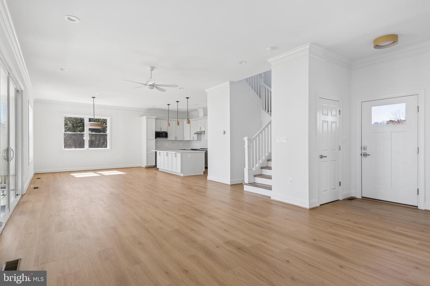 54 Shore Dr. photo 10