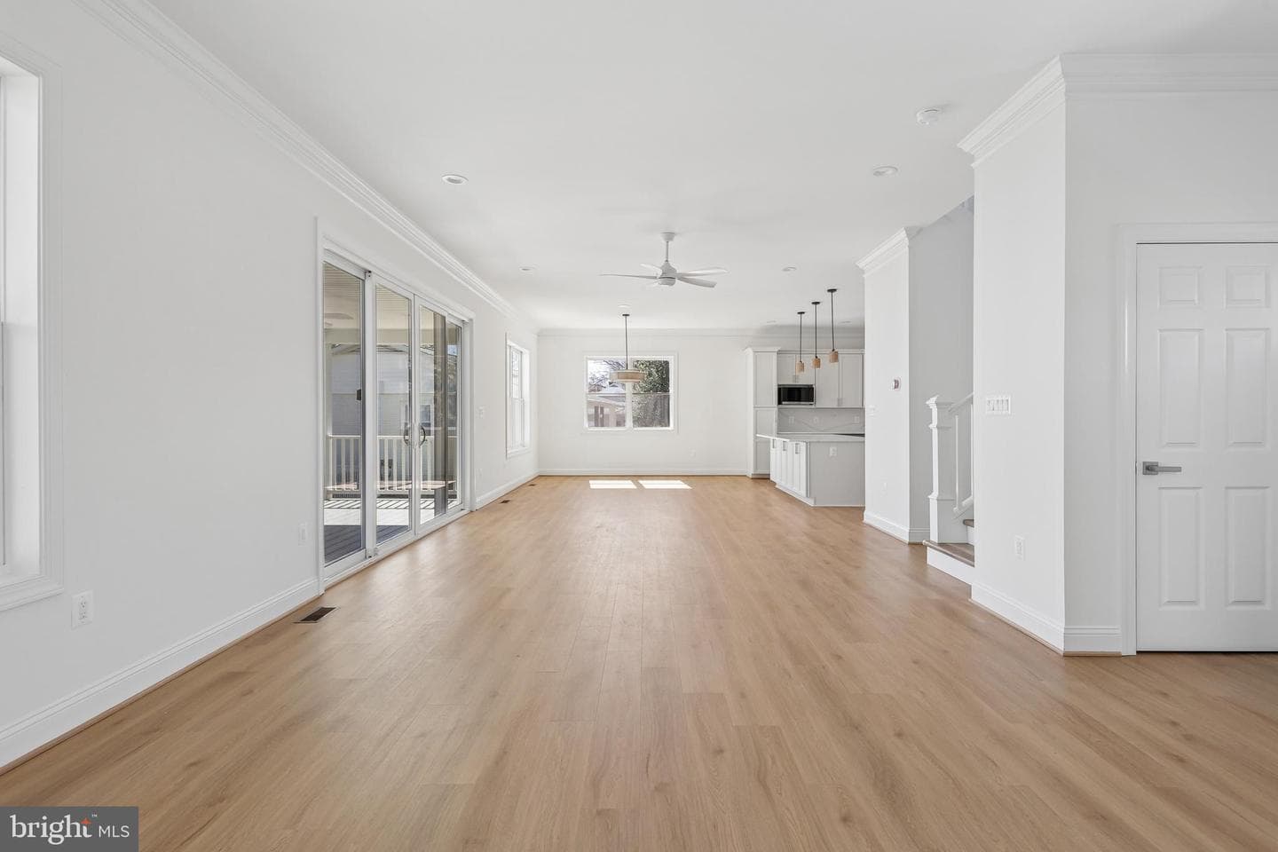 54 Shore Dr. photo 13