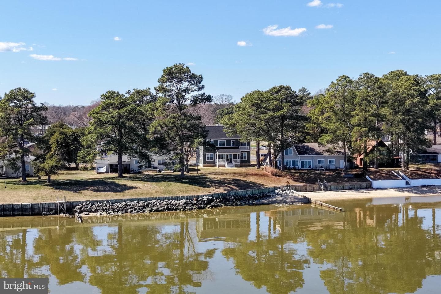 54 Shore Dr. photo 2