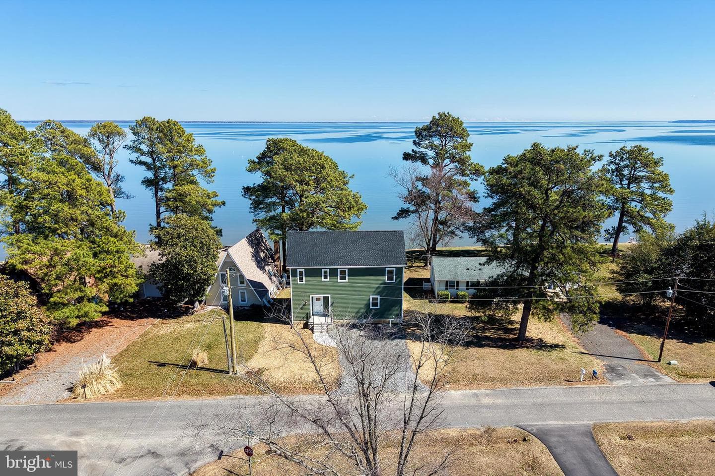 54 Shore Dr. photo 40