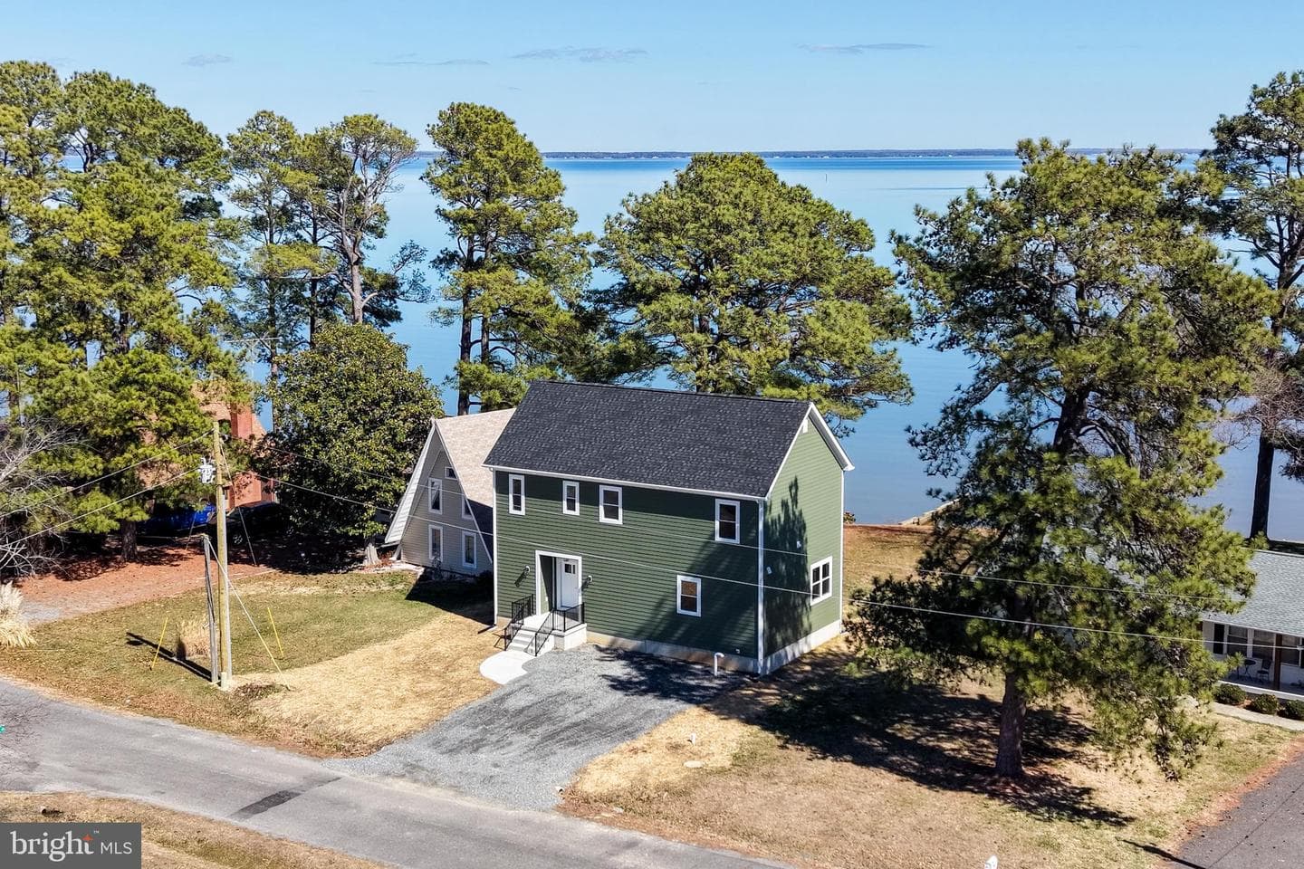 54 Shore Dr. photo 8