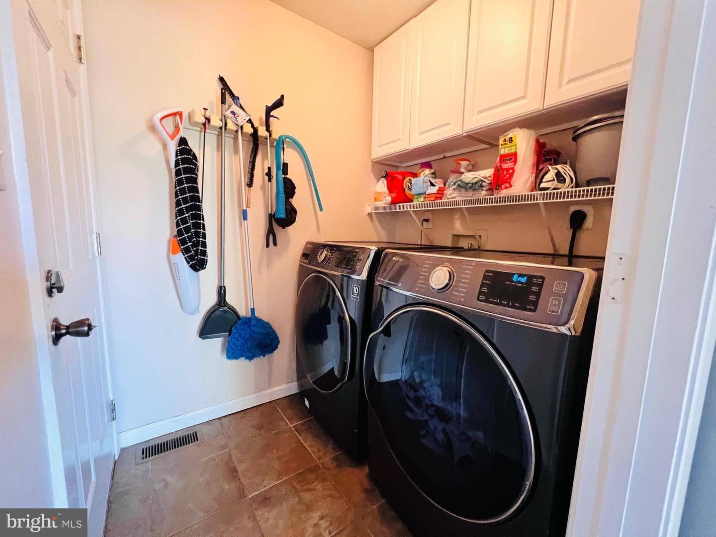 213 Forest Avenue photo 30