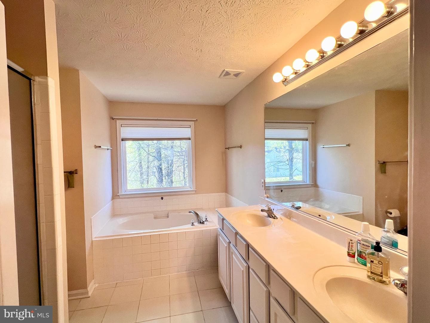 213 Forest Avenue photo 38