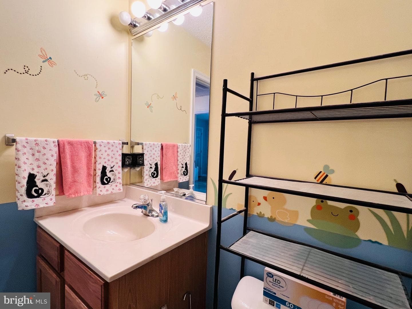 213 Forest Avenue photo 47