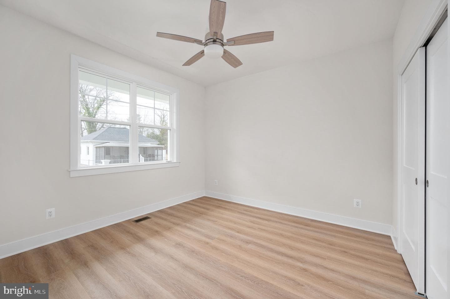 709 Garfield Avenue photo 32