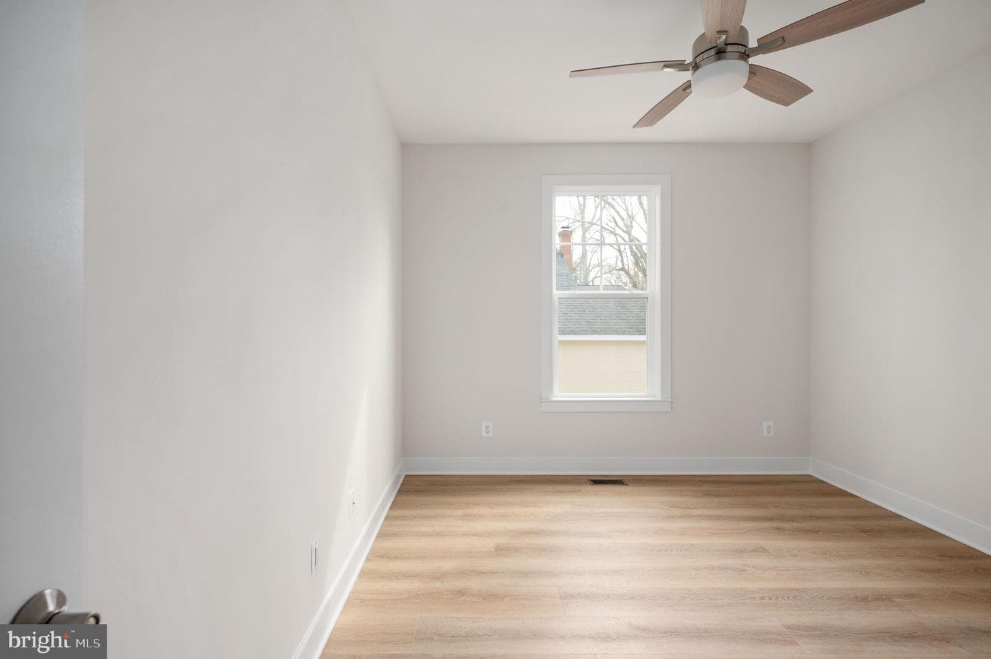 709 Garfield Avenue photo 35