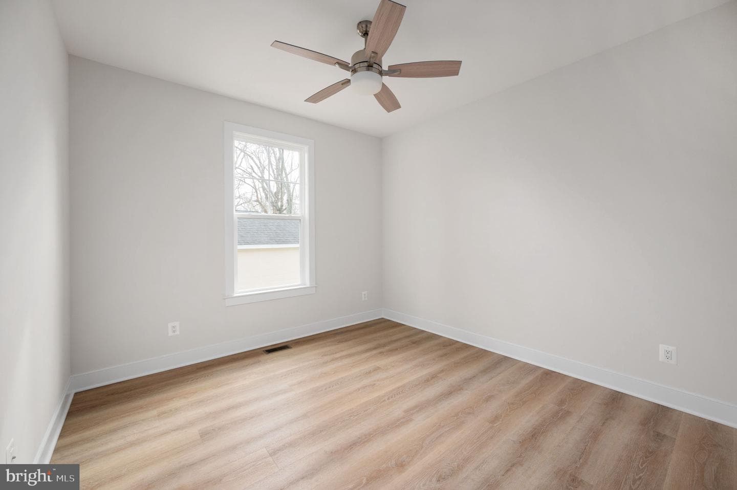 709 Garfield Avenue photo 37