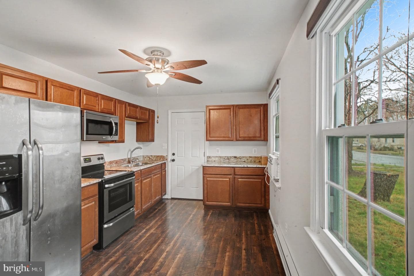 217 Locust Avenue photo 10