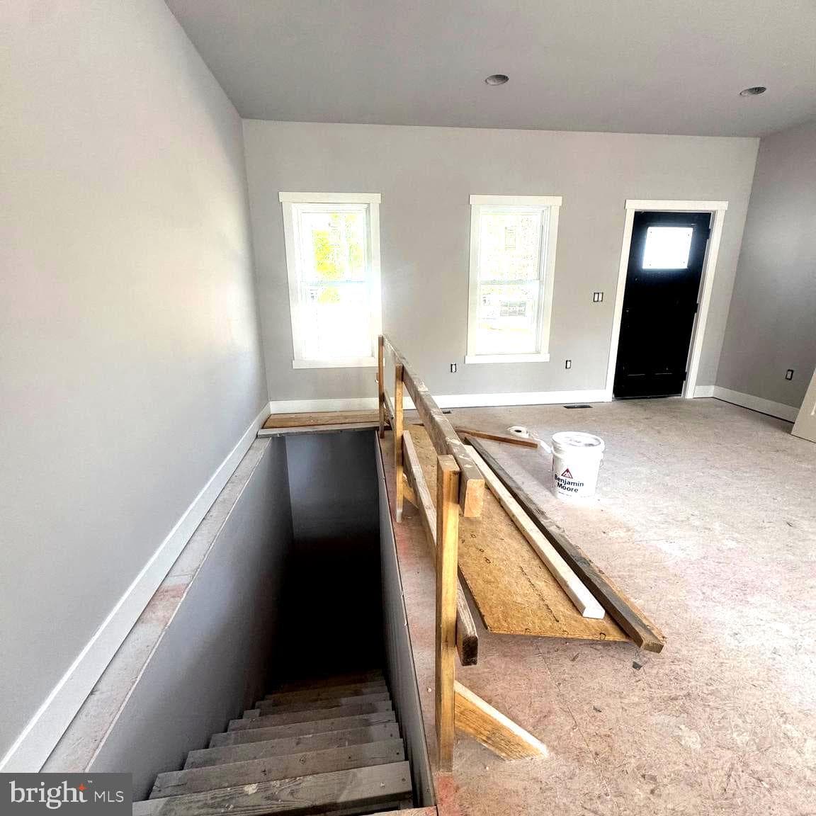 205 Federalist Way photo 13