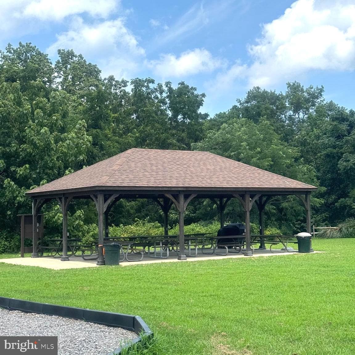 205 Federalist Way photo 18