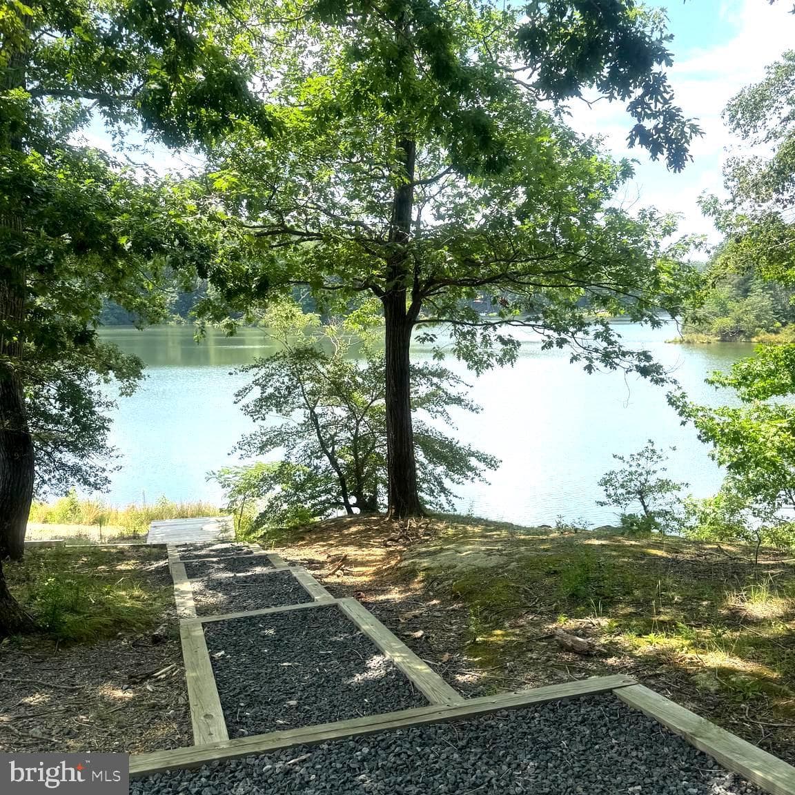 209 Federalist Way photo 25