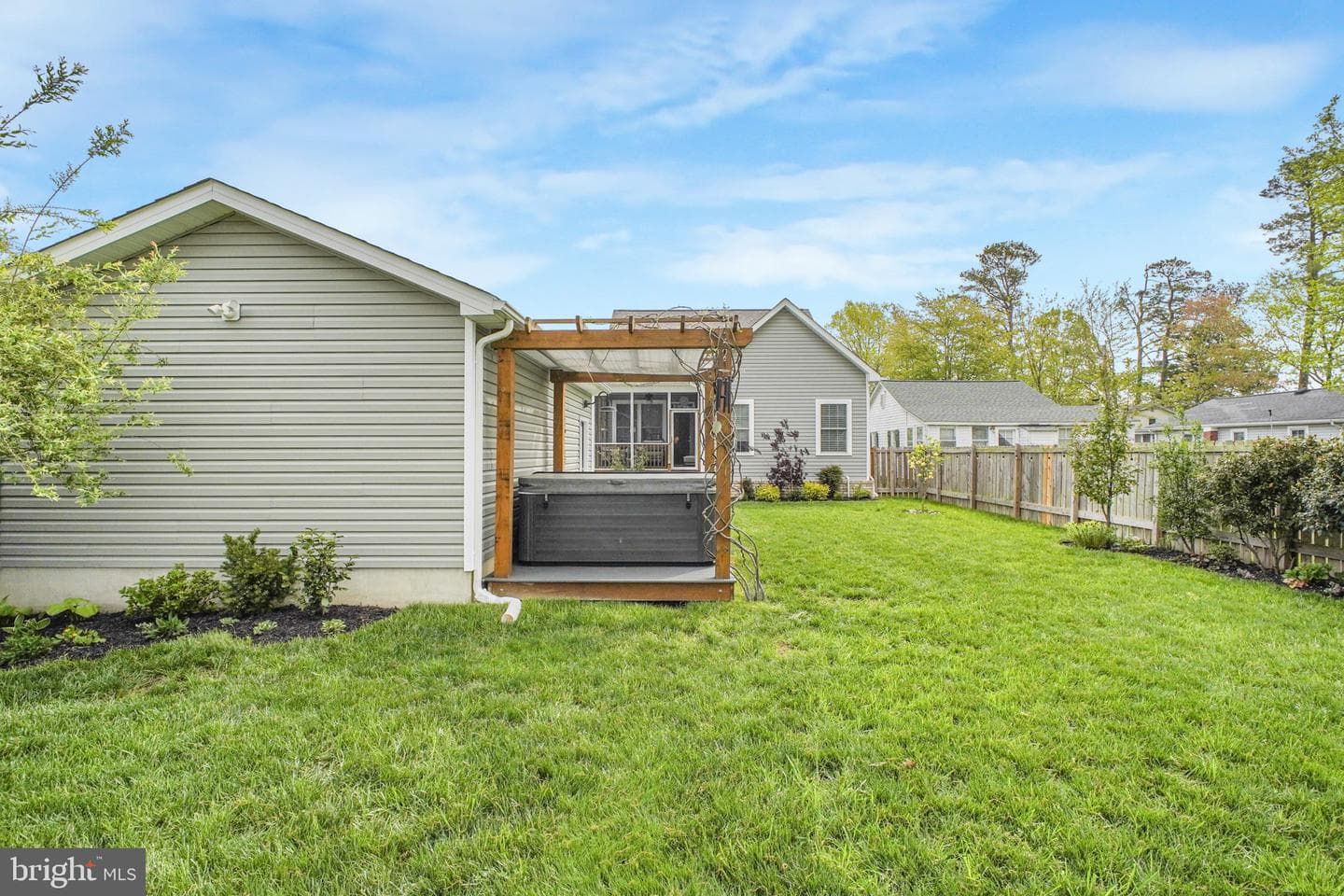 1111 Lossing Avenue photo 13