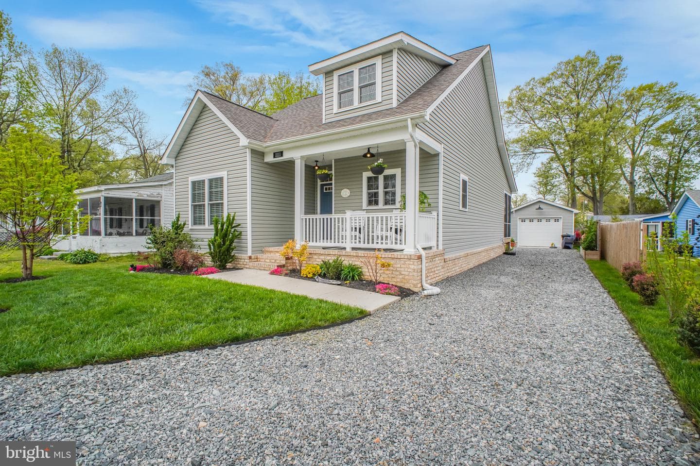 1111 Lossing Avenue photo 2