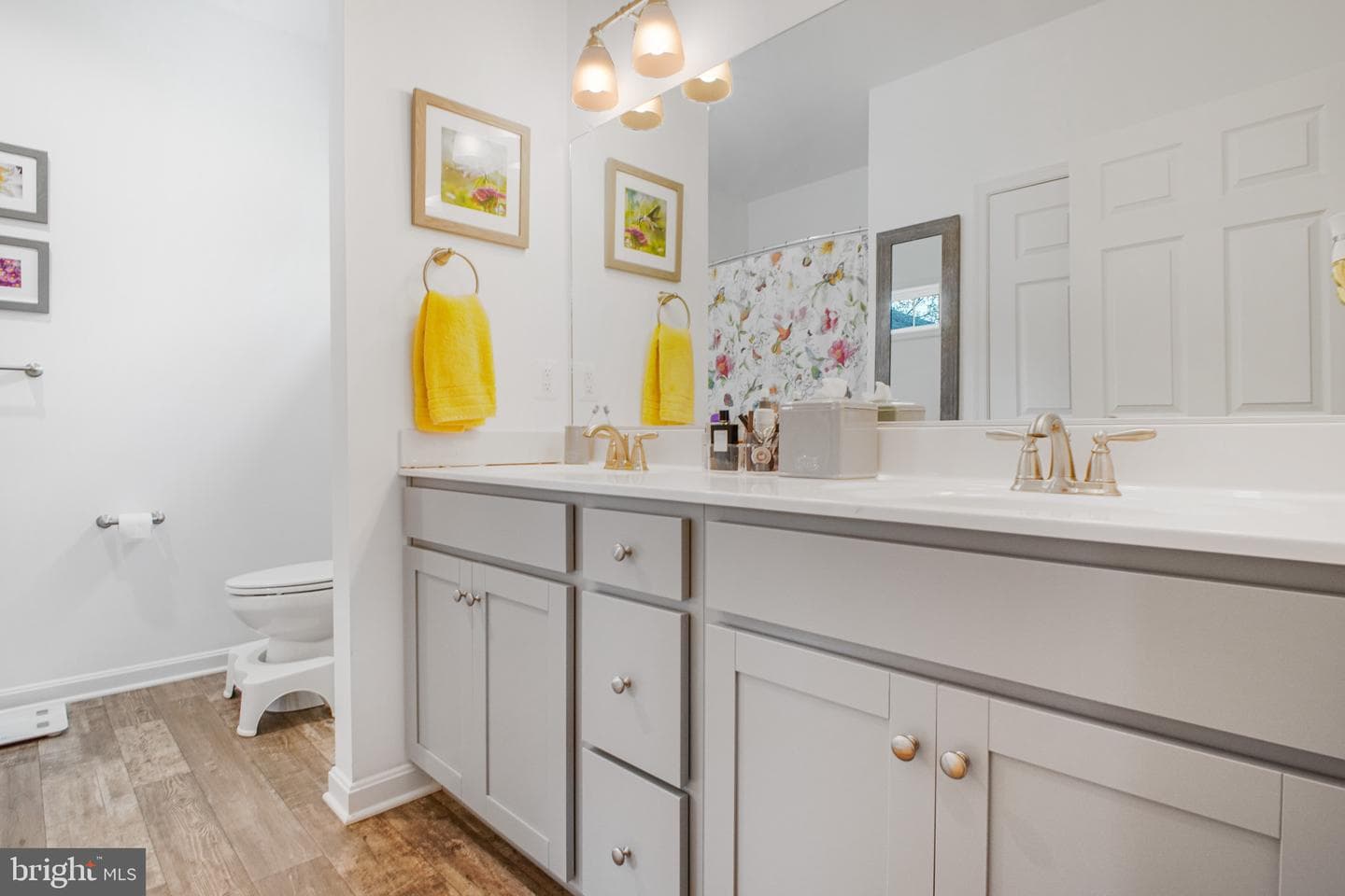 1111 Lossing Avenue photo 35