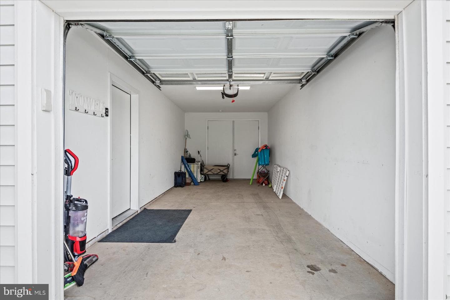300 Douglas Avenue photo 34
