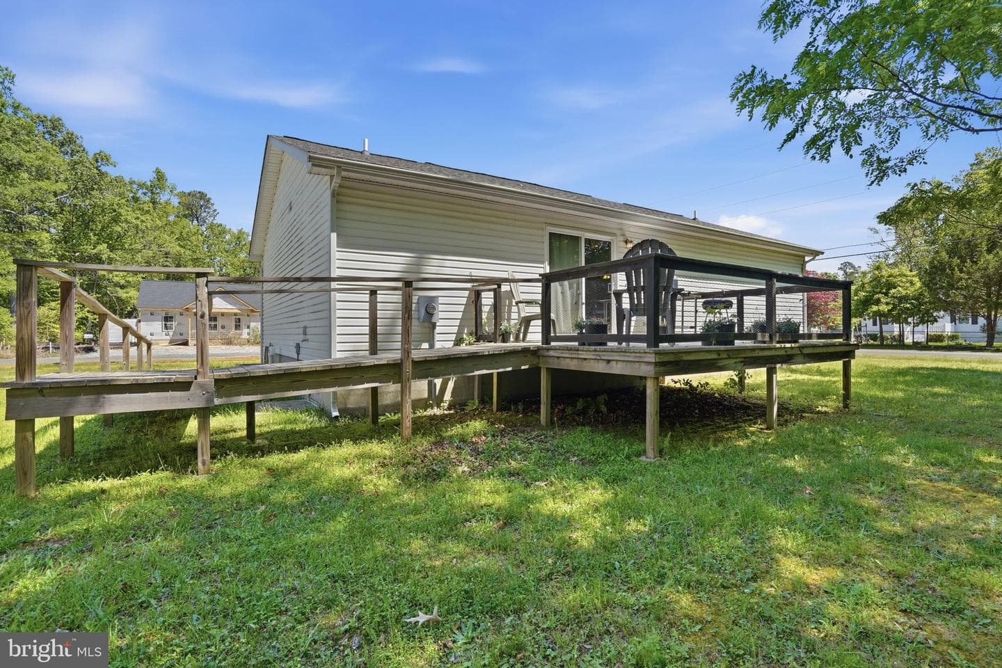 275 Monticello photo 23