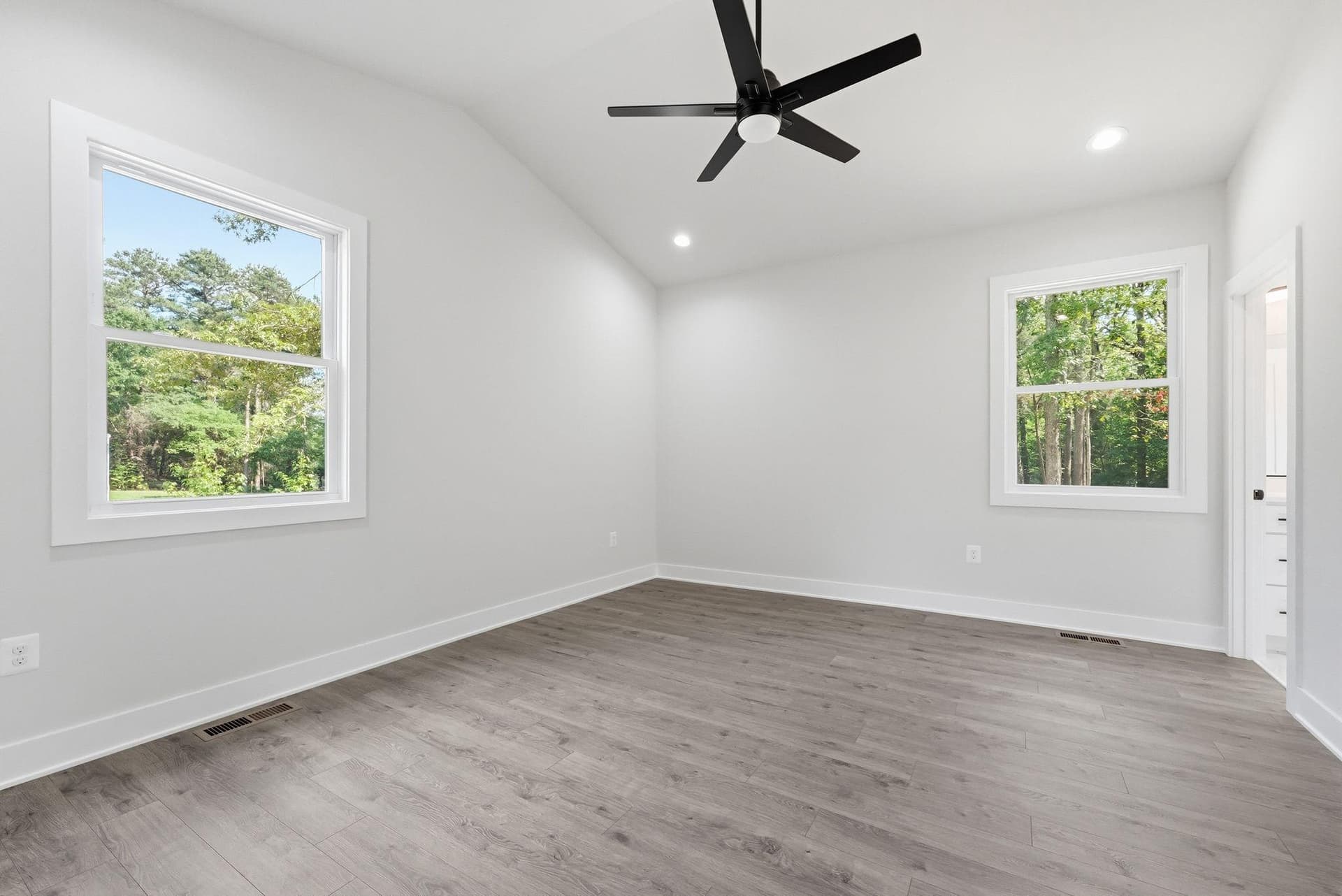 60 Sweetbriar Lane photo 27