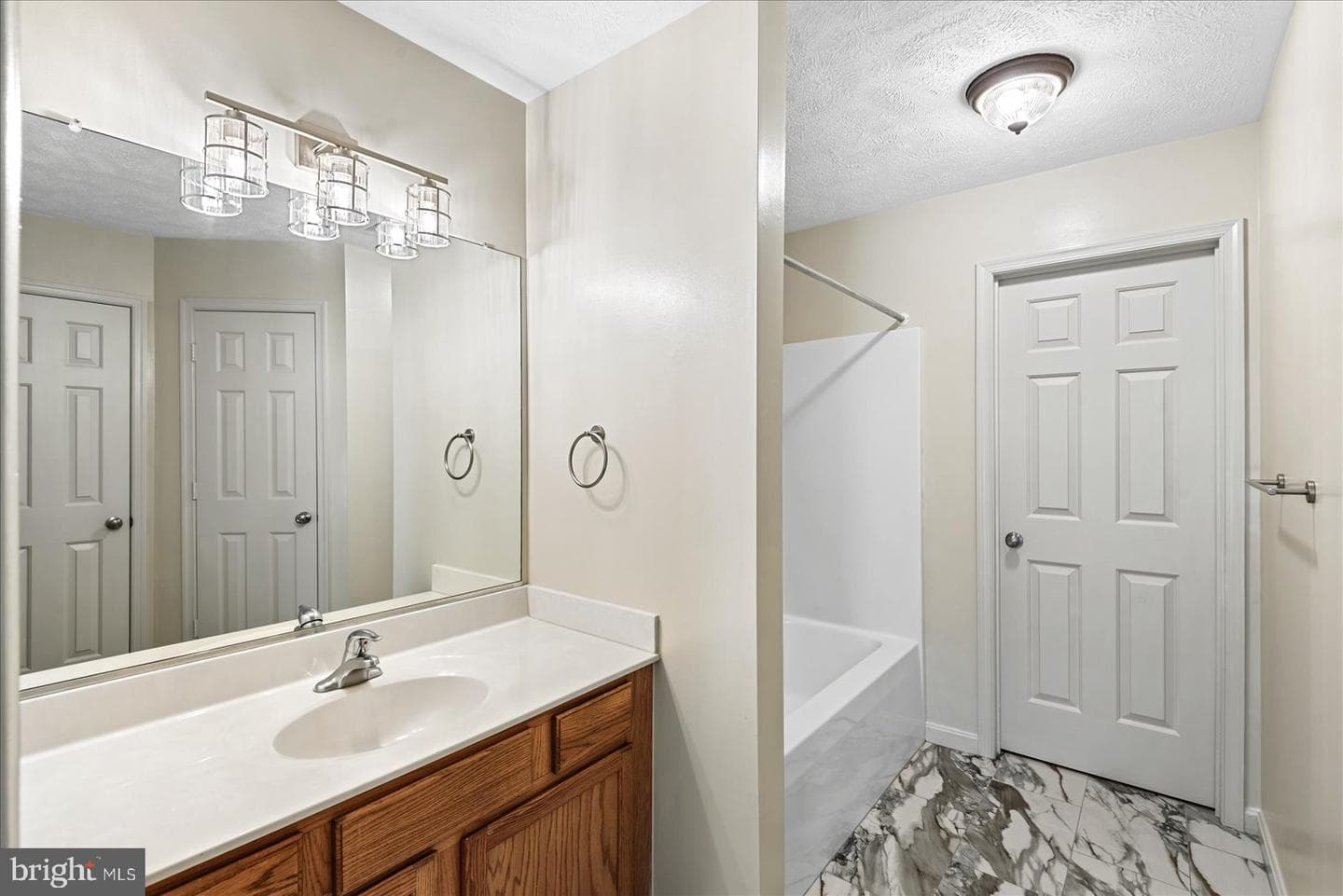 321 3rd Street photo 26