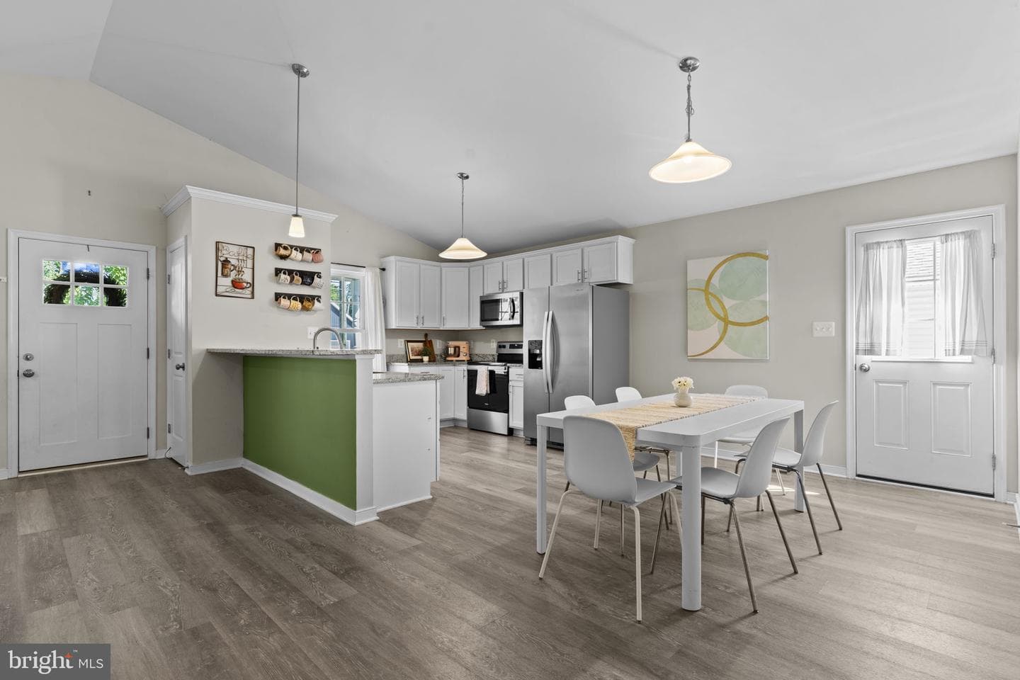 320 2nd Street photo 13