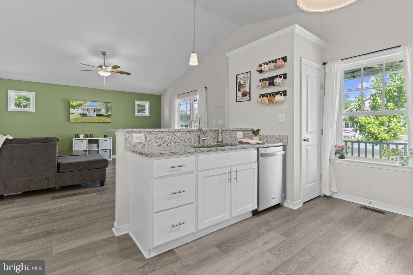 320 2nd Street photo 7