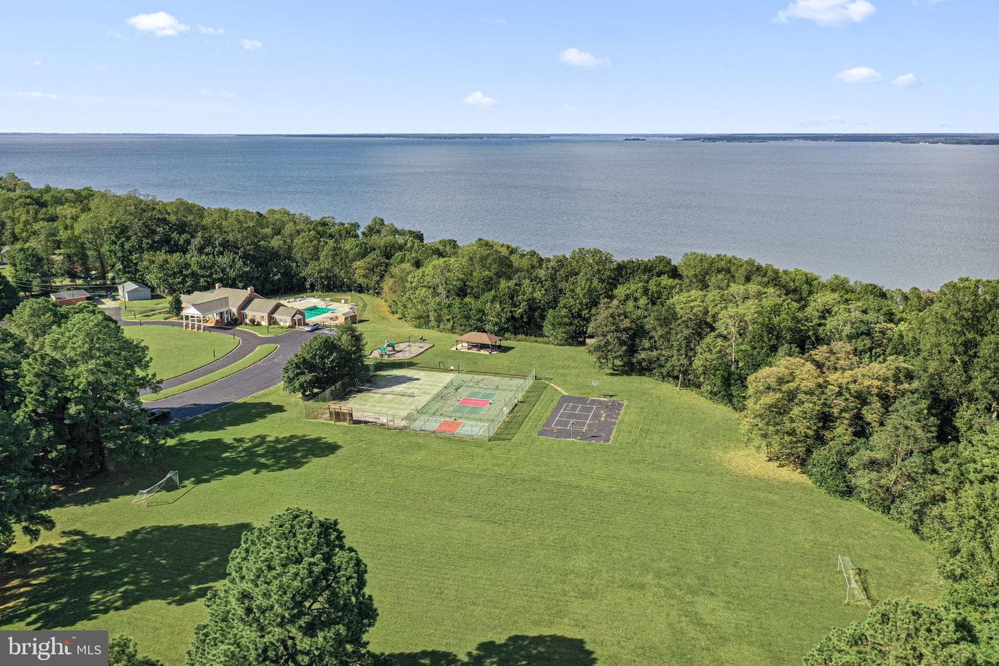 54 Bay Pointe Drive photo 33