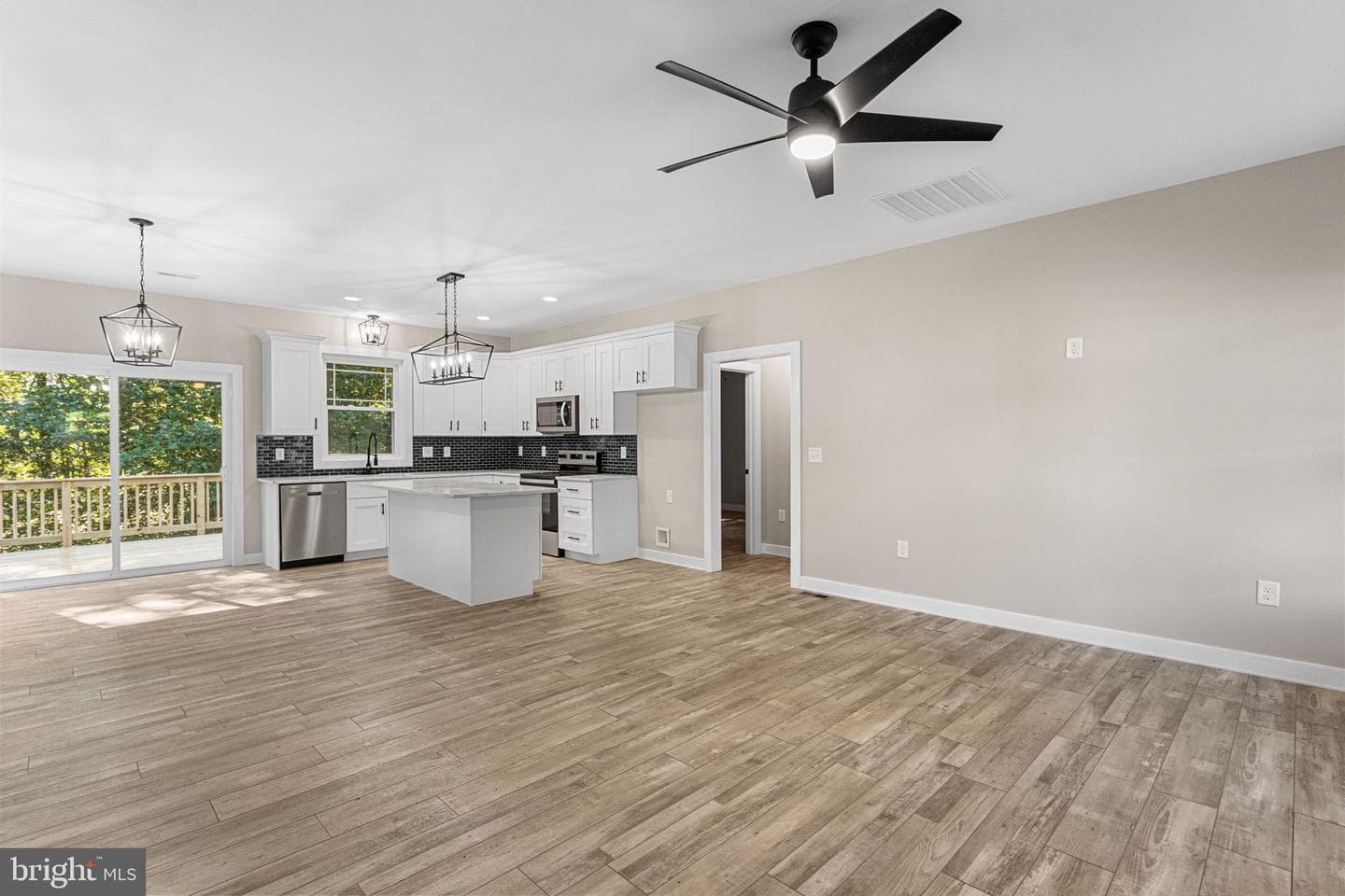 54 Bay Pointe Drive photo 6