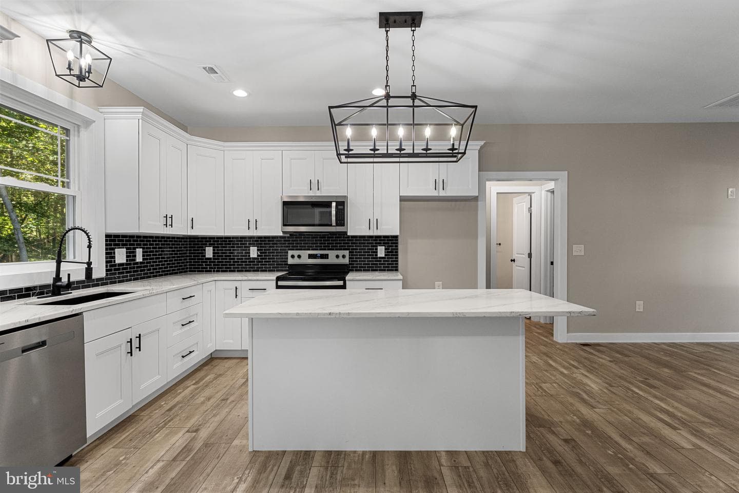 54 Bay Pointe Drive photo 9