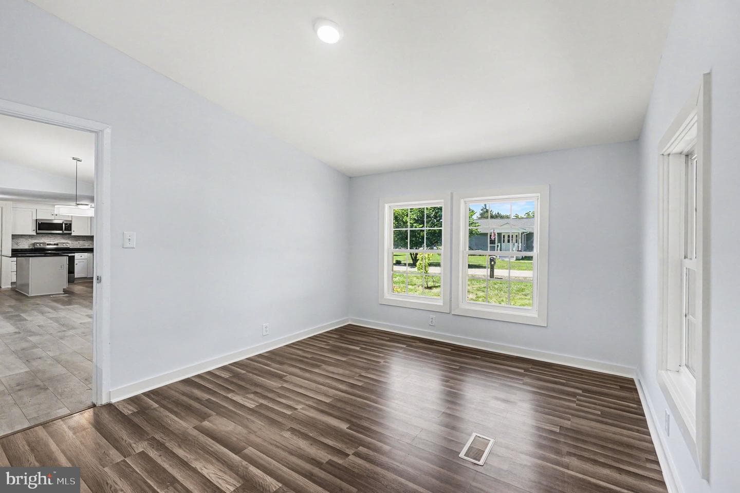 3301 Stratford Street photo 11