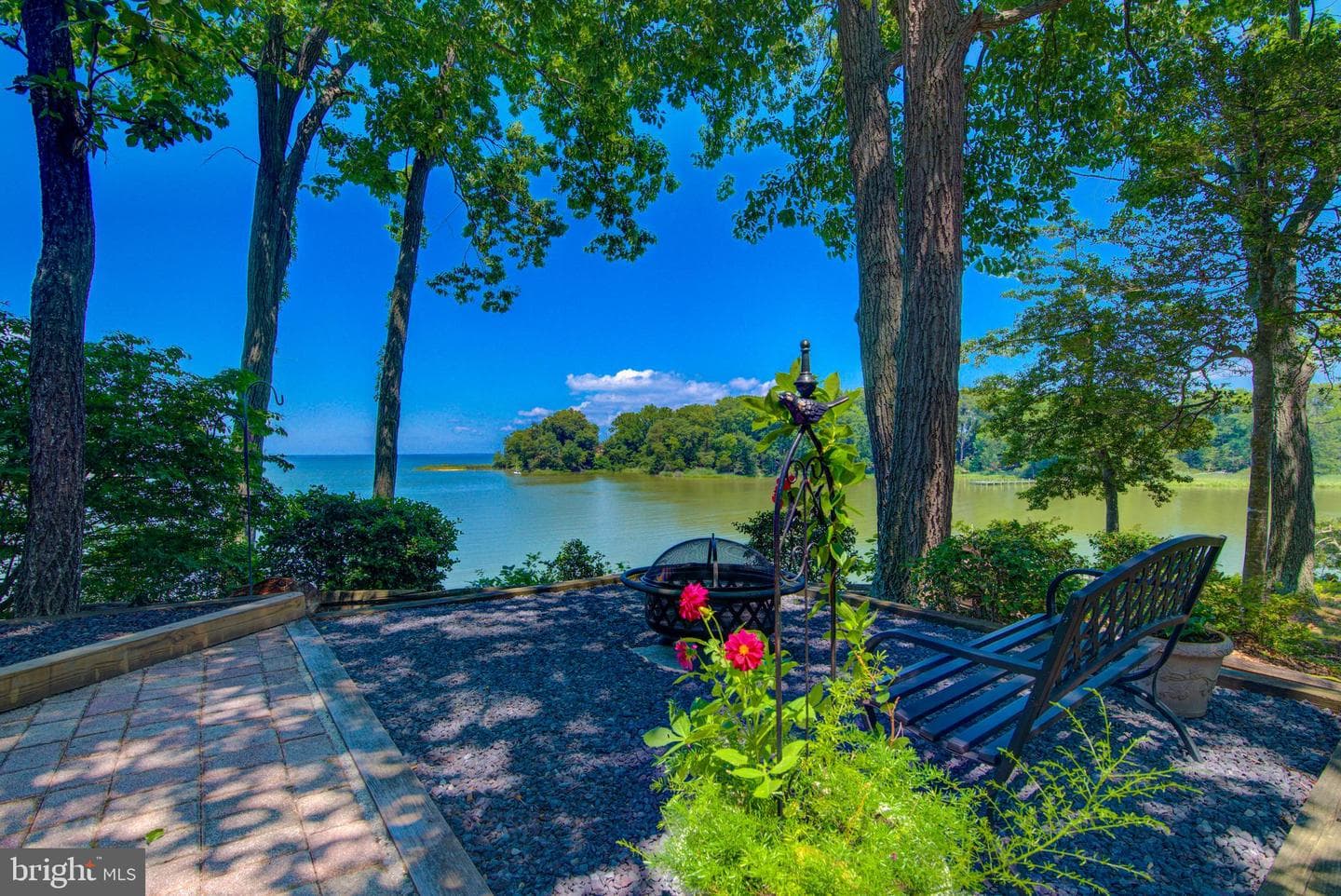 579 Bay Pointe Drive photo 5