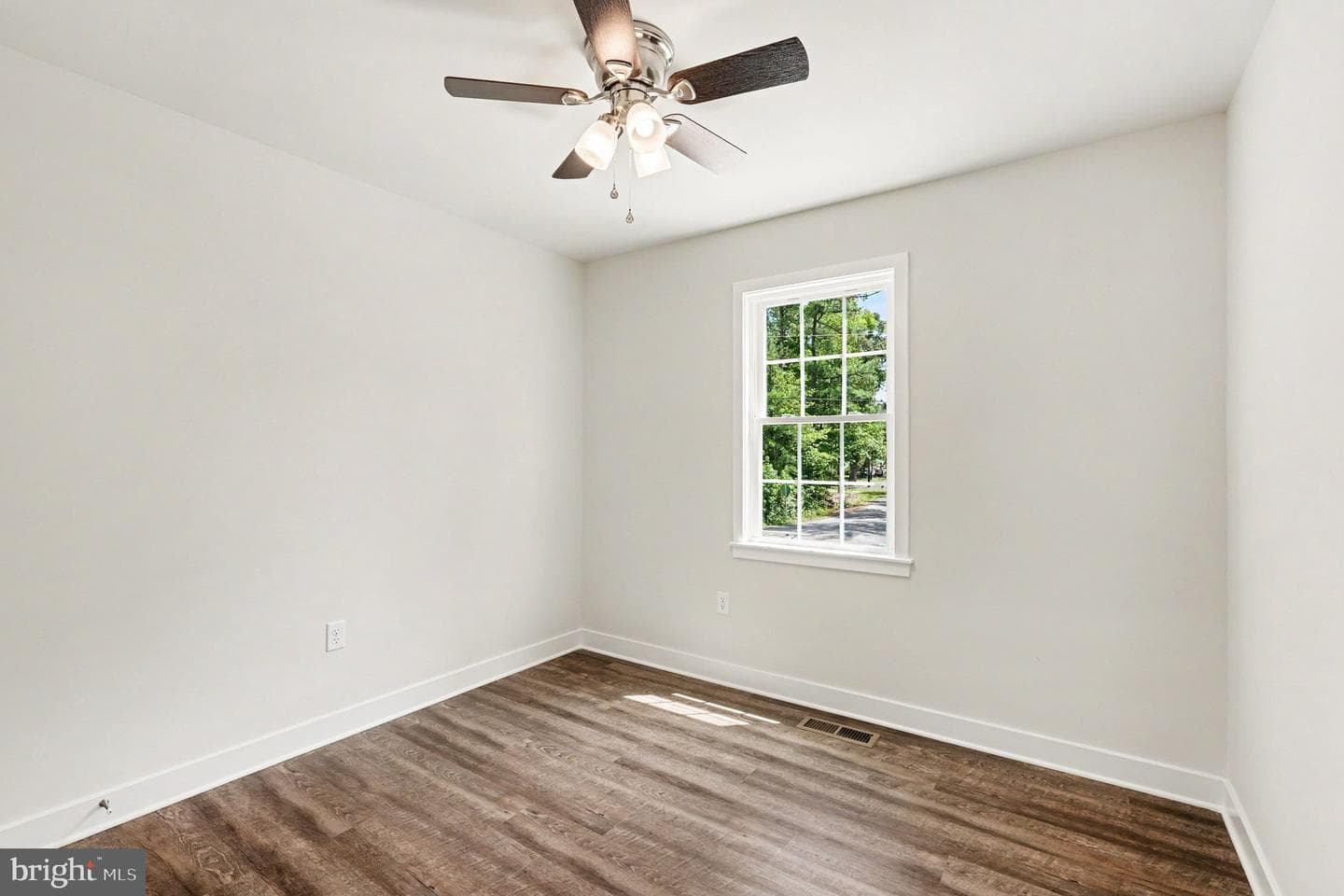 275 Greenway Dr photo 15